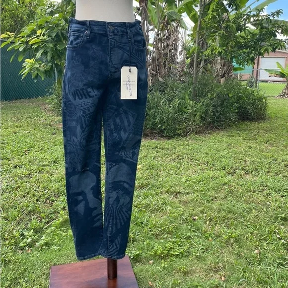 Levi’s OBEY Print Customizef in Miami Jeans - Picture 2 of 16